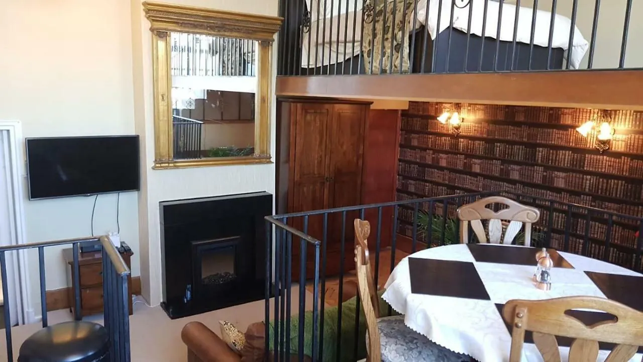 Carnegie Library: Bronte Apartment 1 bedroom Swinton  0*, Swinton (South Yorkshire) Regno Unito