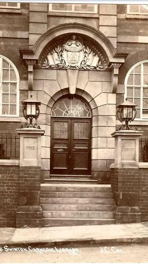 Carnegie Library: Bronte Apartment 1 bedroom Swinton  0*, Swinton (South Yorkshire)